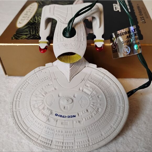 1993 Star Trek Hallmark Ornament - Picture 5 of 5